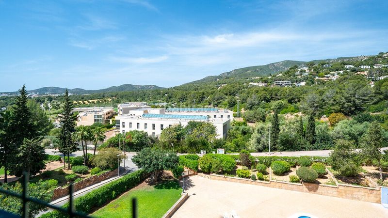 Foto 7d704e5b-ae3d-4784-b647-cf0ac5931a25. Apartament amb aparcament piscina a Portals Nous Calvià