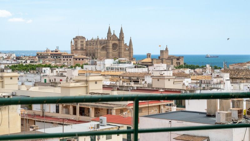 Foto ba90be44-f1f6-4d3b-b467-a0bc7b10fd95. Àtic a Jaume III Palma de Mallorca
