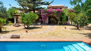 Mas à Llubí. Fabuloso casa de pueblo con piscina en llubi