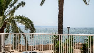 Mas à Es Portixol-Es Molinar. Casa para reformar en primera línea del mar en portixol, palma