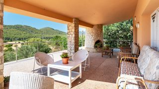 Bauernhof in Establiments. Exclusiva finca rústica ubicada en el idílico entorno de establi