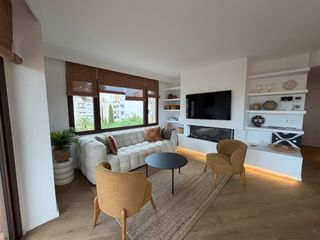 Lloguer Apartament a Santa Catalina. Elegante piso con terraza y vistas a palma en santa catalina