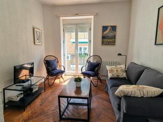 Location Appartement  Calle de bernardo lópez garcía. Pisoexterior  en malasaña 4hab y 2baños