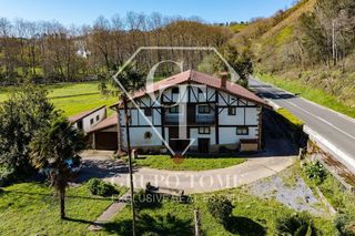 Masia  Iru kantoia 2. Caserío único con 18 hectáreas junto al río oria