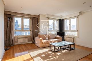 Piso  Paseo de tokieder. Exclusivo piso de 2 habitaciones, luz y tranquilidad en el coraz