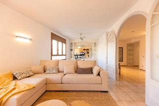 Location Appartement  Ronda sant antoni maria claret 51. Luminoso apartamento de 4 habitaciones en girona