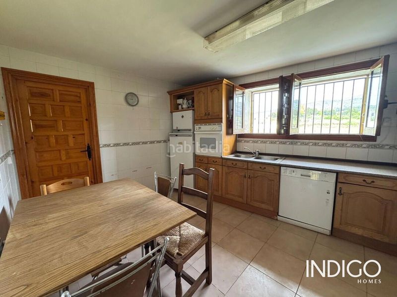 Foto b3f25561-07ae-4911-9f9e-6f34e0e9999f. Casa adossada amb calefacció aparcament a Ibi
