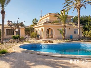 Chalet  Raspeig polig. Chalet independiente con casa en el  campo con casa de invitados