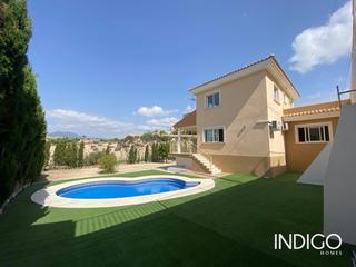 Chalet  Carrasqueta. Chalet independiente con exclusivas vistas al campo ubicado en l