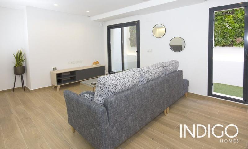 Foto 6a553e28-fa57-4e0e-a799-d815c73b3410. Xalet amb calefacció aparcament piscina a Pueblo Español-Coveta Fumá Campello (el)