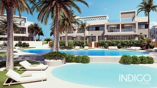 Pis  Calpe. Residencial de lujo junto al lago rosa diseño contemporáneo y vi