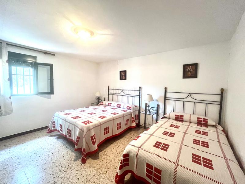 Foto d3489e62-e10d-47a6-9d4b-1cf0f8da9984. Casa adossada amb xemeneia a Almonaster la Real