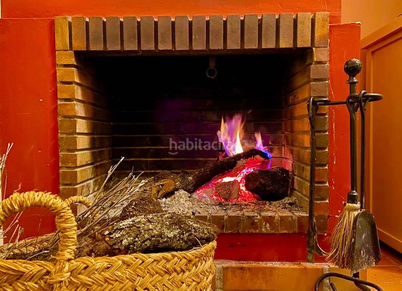 Foto a26139fb-c96e-4845-8e8d-2d29d6d0740f. Casa adossada amb xemeneia aparcament a Aracena