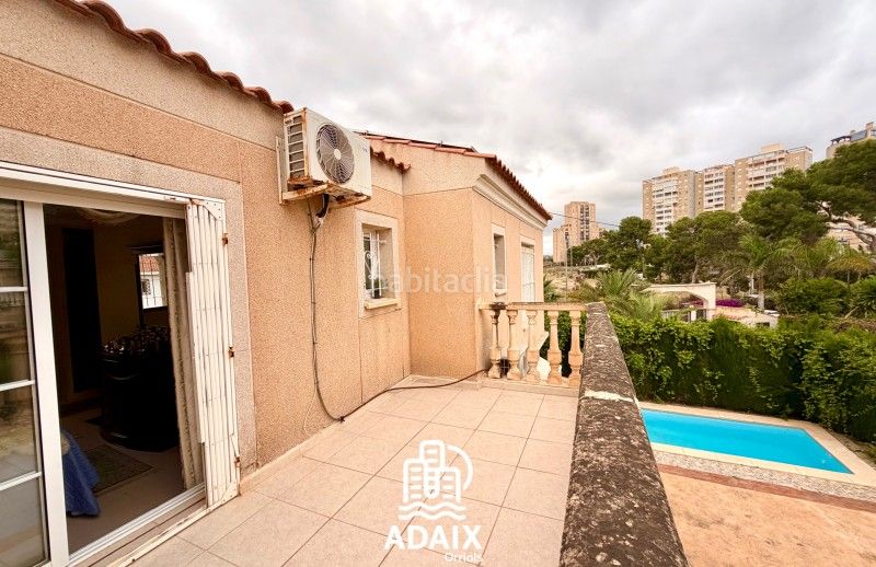 Foto 3a1ec77a-f531-41b1-96df-8ae4d1214d97. Casa bifamiliare in carrer de gijon 3 in Playa Muchavista Campello (el)