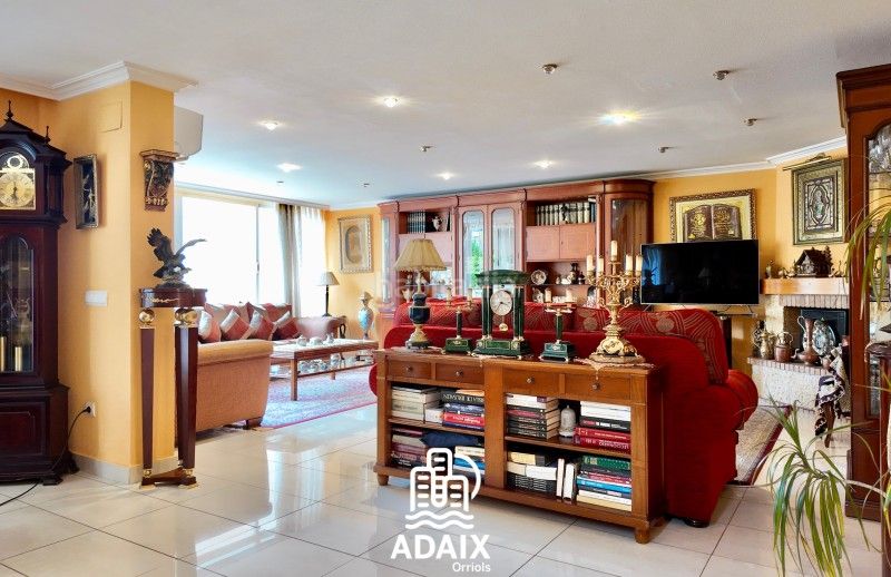 Foto 4d0e2f77-f038-45cb-ba93-5d4f42b05792. Casa bifamiliare in carrer de gijon 3 in Playa Muchavista Campello (el)