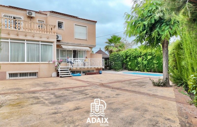 Foto 6e19a232-2f4a-45a9-9336-9f796b4baa0b. Casa bifamiliare in carrer de gijon 3 in Playa Muchavista Campello (el)