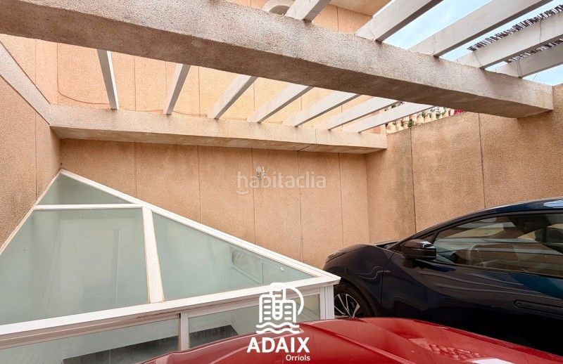 Foto 757bc8f0-7d60-4c36-a6de-defcf77956ac. Casa bifamiliare in carrer de gijon 3 in Playa Muchavista Campello (el)