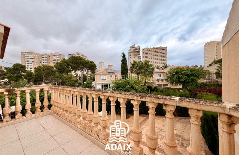 Foto b0ee49c2-a0cb-4fc4-ba3e-315ce6f458fe. Casa bifamiliare in carrer de gijon 3 in Playa Muchavista Campello (el)