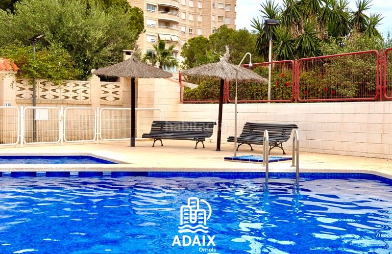 Foto b2c1c999-c5ea-4c10-94ac-d89043a2a5c1. Casa bifamiliare in carrer de gijon 3 in Playa Muchavista Campello (el)