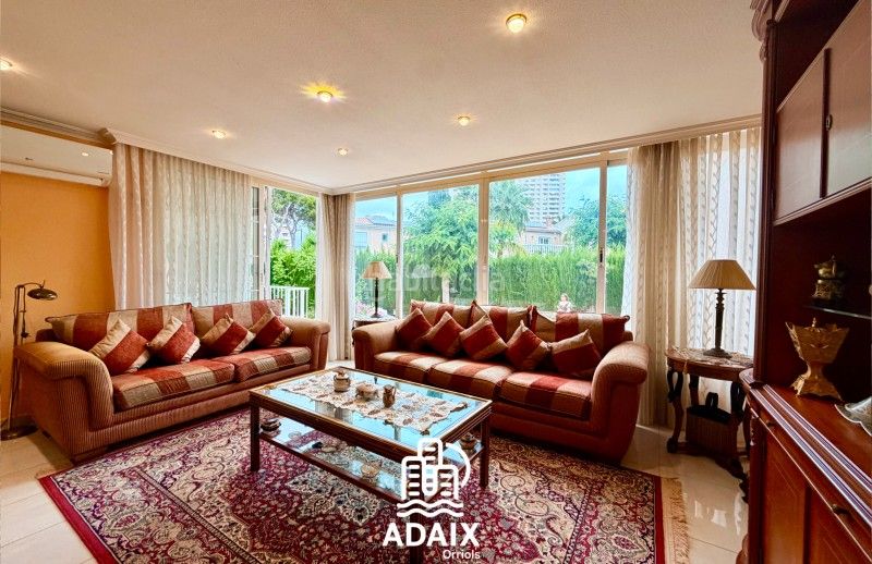 Foto bb356ca0-7a65-4605-82ae-34a58ec80815. Casa bifamiliare in carrer de gijon 3 in Playa Muchavista Campello (el)