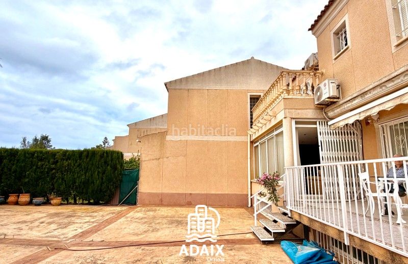 Foto d8f5397b-72b3-4e7e-b991-2479a4e619d9. Casa bifamiliare in carrer de gijon 3 in Playa Muchavista Campello (el)