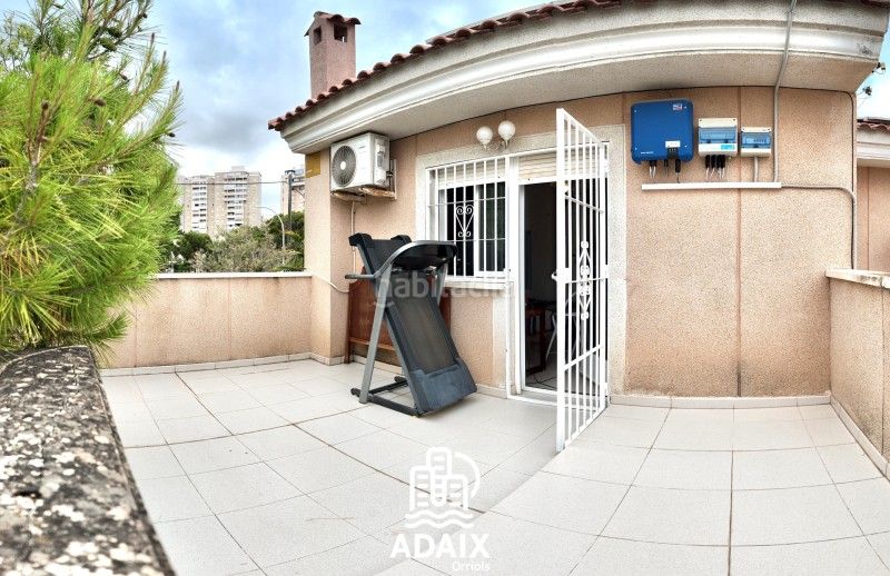 Foto dc769b71-1f72-46a1-ae88-73556ddf41bd. Casa bifamiliare in carrer de gijon 3 in Playa Muchavista Campello (el)