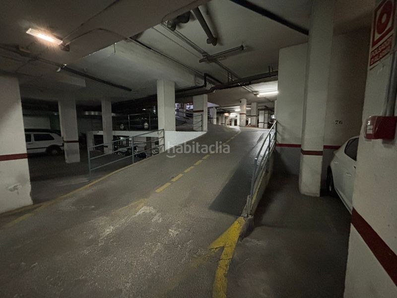 Foto 0c520919-466d-4e20-8e41-9a6620d51440. Aparcament cotxe a Centre Esplugues de Llobregat