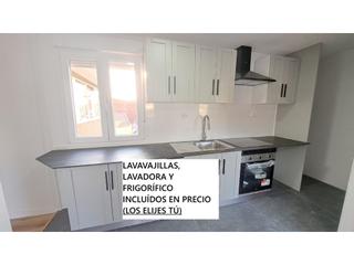 Penthouse in Domingo rodelgo 41. Ático con terraza única de 35m2 con vistas al cerro.