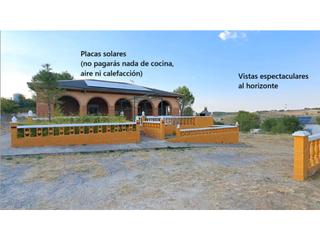 Casa  N/a. Chalet casi nuevo en 1 planta160m2, en parcela urbana 3.450m2 .
