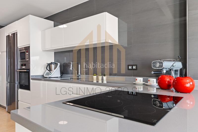 Foto b82fd11e-9c1a-47ca-8b83-d42d1f52c1dd. House with heating parking pool in Pizarra