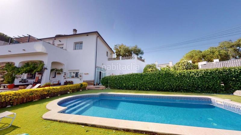 Foto dce38ff8-6e64-4a7d-b7fc-16ed51656032. Casa con parcheggio piscina in Sant Cebrià de Vallalta