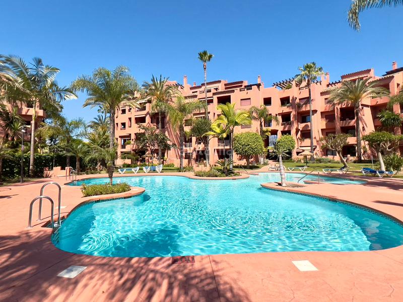 Foto 19362ea2-08f0-4b2d-b8a4-7063befb68b1. Etagenwohnung mit pool in Las Chapas - Alicate Playa Marbella