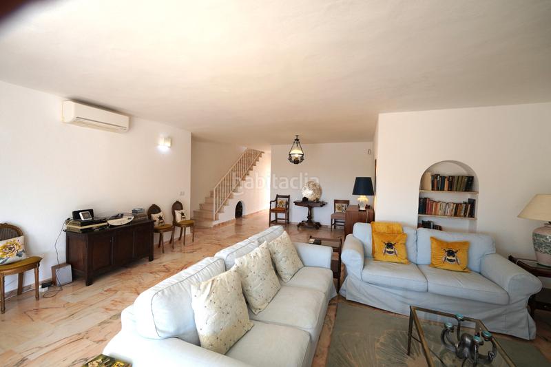 Foto 10e5d280-db3d-4ac0-ae50-0b14435c50b5. Xalet amb xemeneia calefacció aparcament piscina a Sotogrande