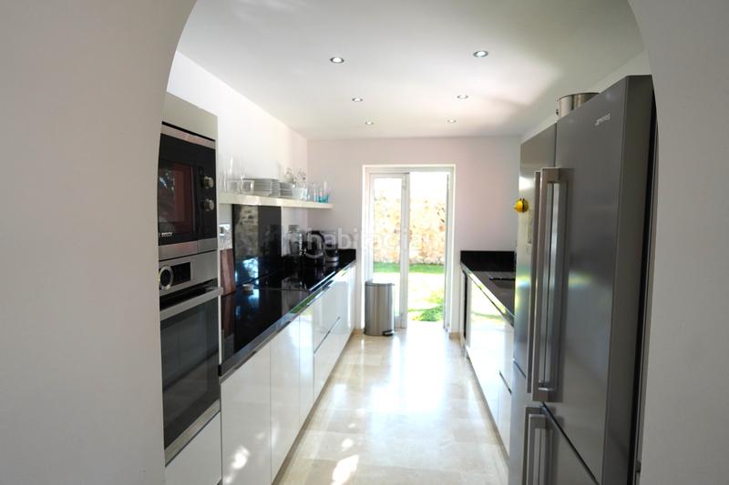 Foto 32ec5268-43a5-4c6e-ba87-a2c9547fa35f. Xalet amb xemeneia calefacció aparcament piscina a Sotogrande