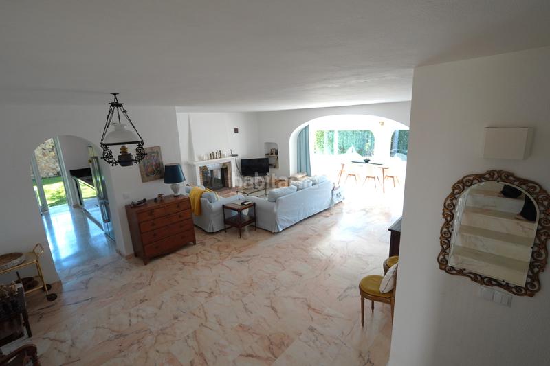 Foto af7d861a-604e-4f1f-bb19-702642bcf9fe. Xalet amb xemeneia calefacció aparcament piscina a Sotogrande