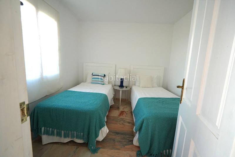 Foto bf4c45d5-5153-431b-872b-f3f853e6cc63. Xalet amb xemeneia calefacció aparcament piscina a Sotogrande