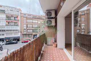 Rent Flat  C. de ramón de santillán. Piso en alquiler en madrid