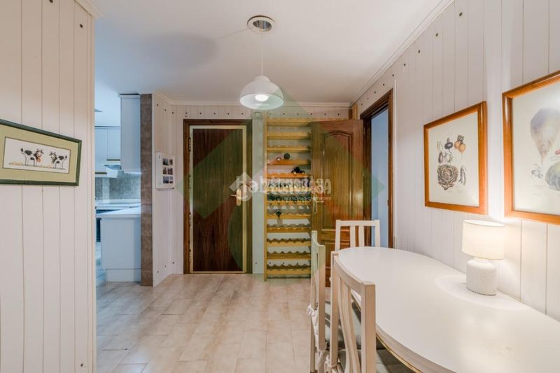 Foto ee00b507-7025-44da-aaaf-f557904a3ff0. Piso  en venta en Hispanoamérica-Bernabéu Madrid