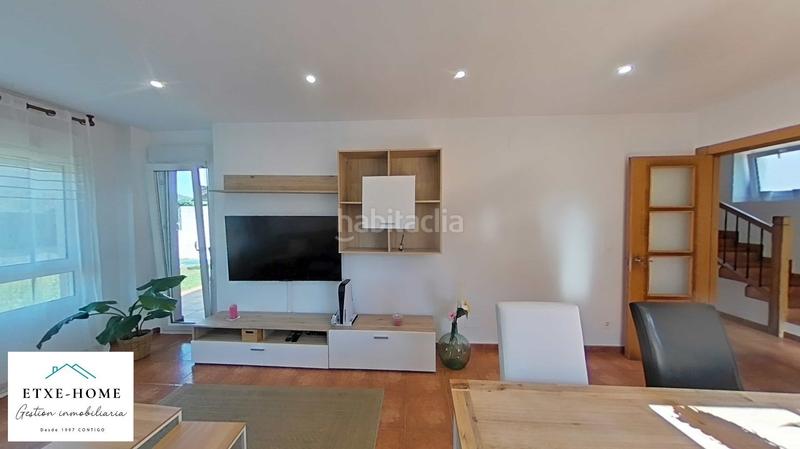 Foto 8a62292b-ef0d-48b9-97a8-539e7570f0d6. Casa amb calefacció a Solórzano