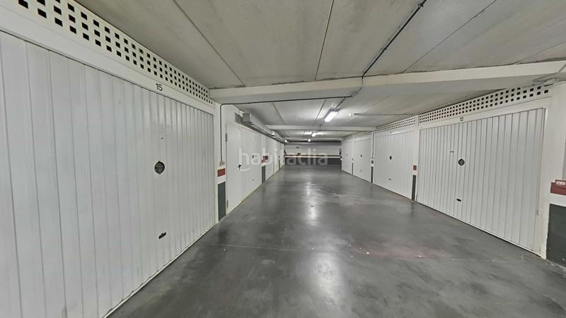 Foto 56086fa1-f84f-4ad6-bc91-df73c1c1c570. Parking voiture dans Abanto y Ciérvana / Abanto Zierbena