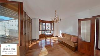 Piso en Ramales de la Victoria. Piso vacío de 3 habitaciones en zona tranquila y soleada de rama