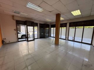 Lloguer Local Comercial  Calle ponent. Local comercial en alquiler en parets del vallès