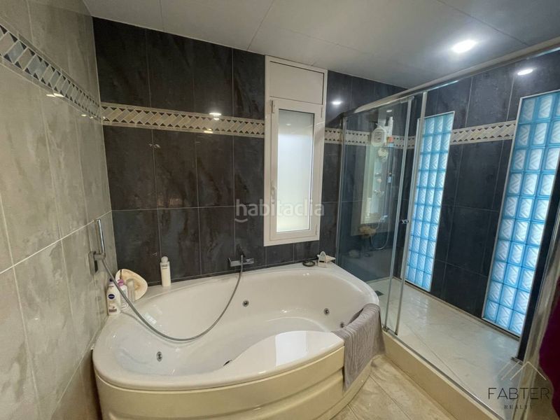 Foto b3adea49-2826-4a1e-8227-f56d0e24ae5d. Casa amb calefacció aparcament a Castellarnau Sabadell