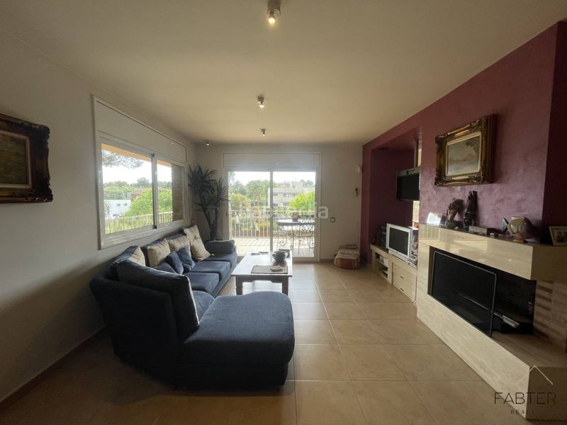 Foto de042d9a-d47c-4d97-bbaf-41efb42d6e36. Casa amb calefacció aparcament a Castellarnau Sabadell