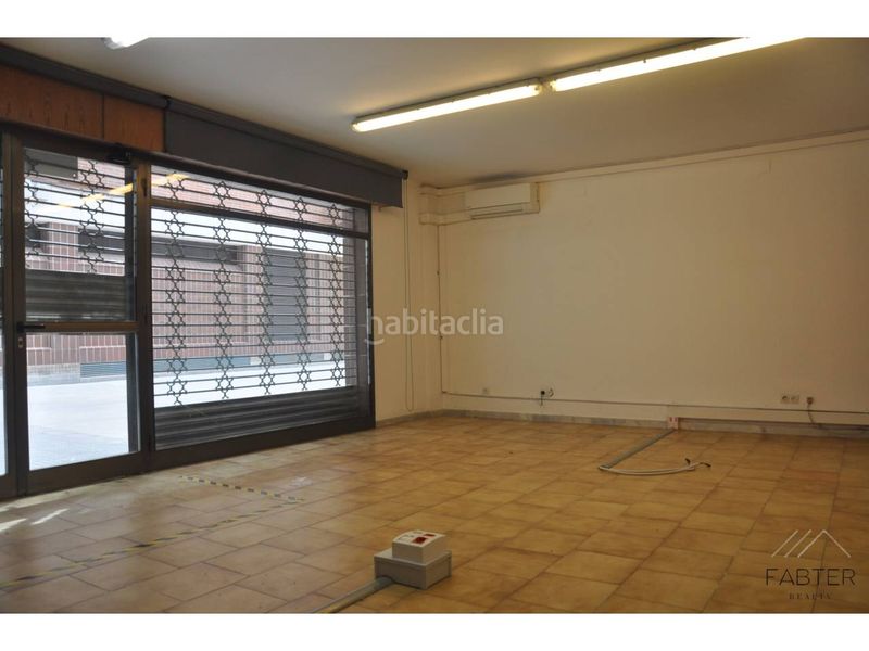 Foto 3b21c3d9-8c9e-47d6-990c-950ae2b5df87. Alquiler local comercial fabter realty presenta este versátil local comercial con acceso directo a pie de calle en el centro en Caldes de Montbui