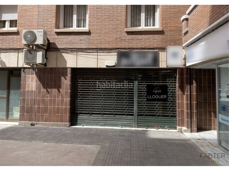 Foto fb90bcc7-f172-43ce-94ce-ca1e78452b85. Alquiler local comercial fabter realty presenta este versátil local comercial con acceso directo a pie de calle en el centro en Caldes de Montbui