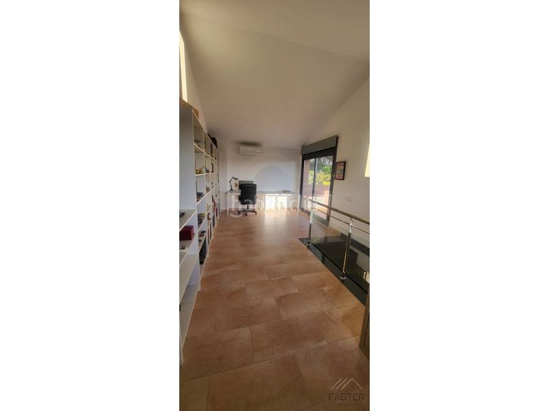 Foto ba47e964-4a2d-4fa7-a196-29eb07e2fec0. Casa amb calefacció aparcament a Roca del Vallès (La)
