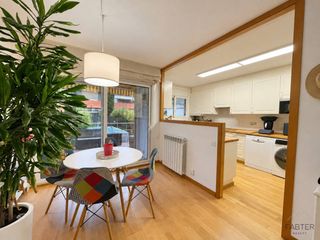 Reihenhaus  Calle luis chamizo. Casa unifamiliar lista para entrar a vivir jardín, garaje y ubic
