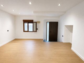 Haus  Calle mirador. Fabter realty presenta esta casa totalmente reformada en el cent