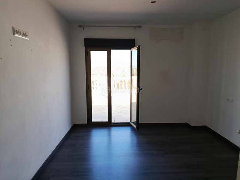 Foto 434b0f6d-b9fd-4899-a17e-84110e87843f. Casa adossada amb xemeneia aparcament a Moraleda de Zafayona